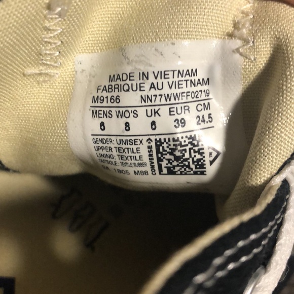 Converse black men’s 6 women’s 8 - Picture 2 of 3